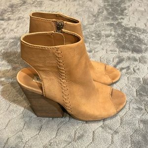 Steve Madden Peep Toe Block Heel Booties Size 7